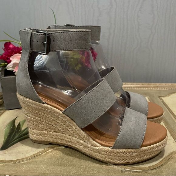 Dolcetta Suze Espadrille Wedges Faux Suede Smoke Gray Back Zip Sz 8 NWT - Picture 2 of 15